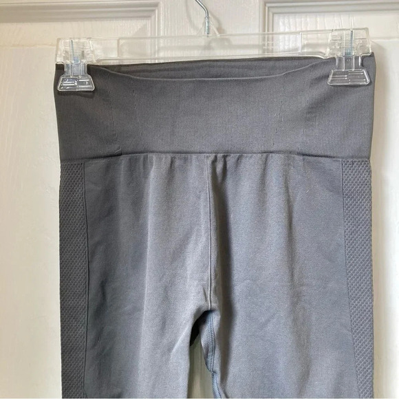 ZYIA Active Gray Grid Performance Hi-Rise 7/8 24" Leggings Ribbed - Picture 4 of 7